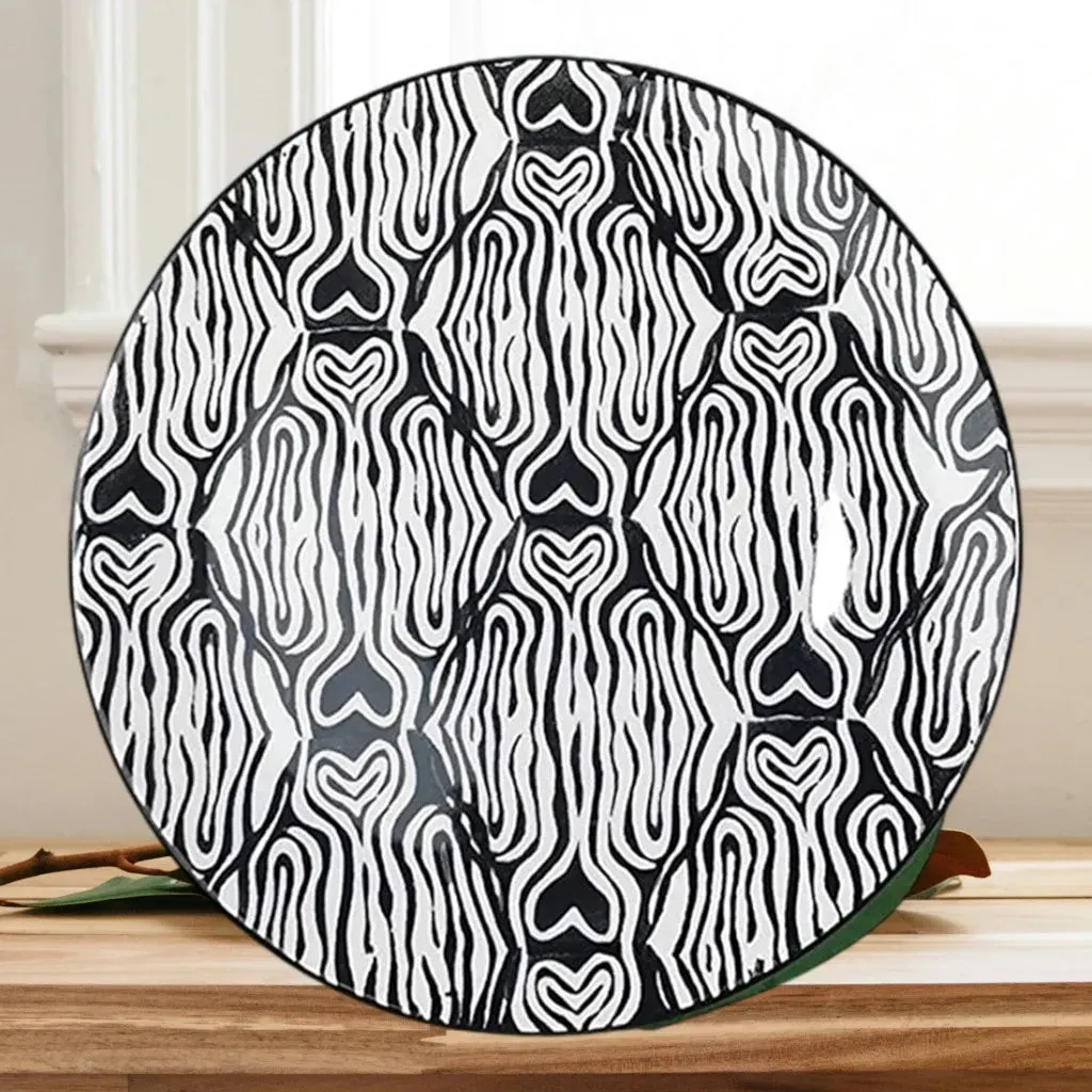 Ceramic Side Plates Modern Black & White Heart Design  20cm