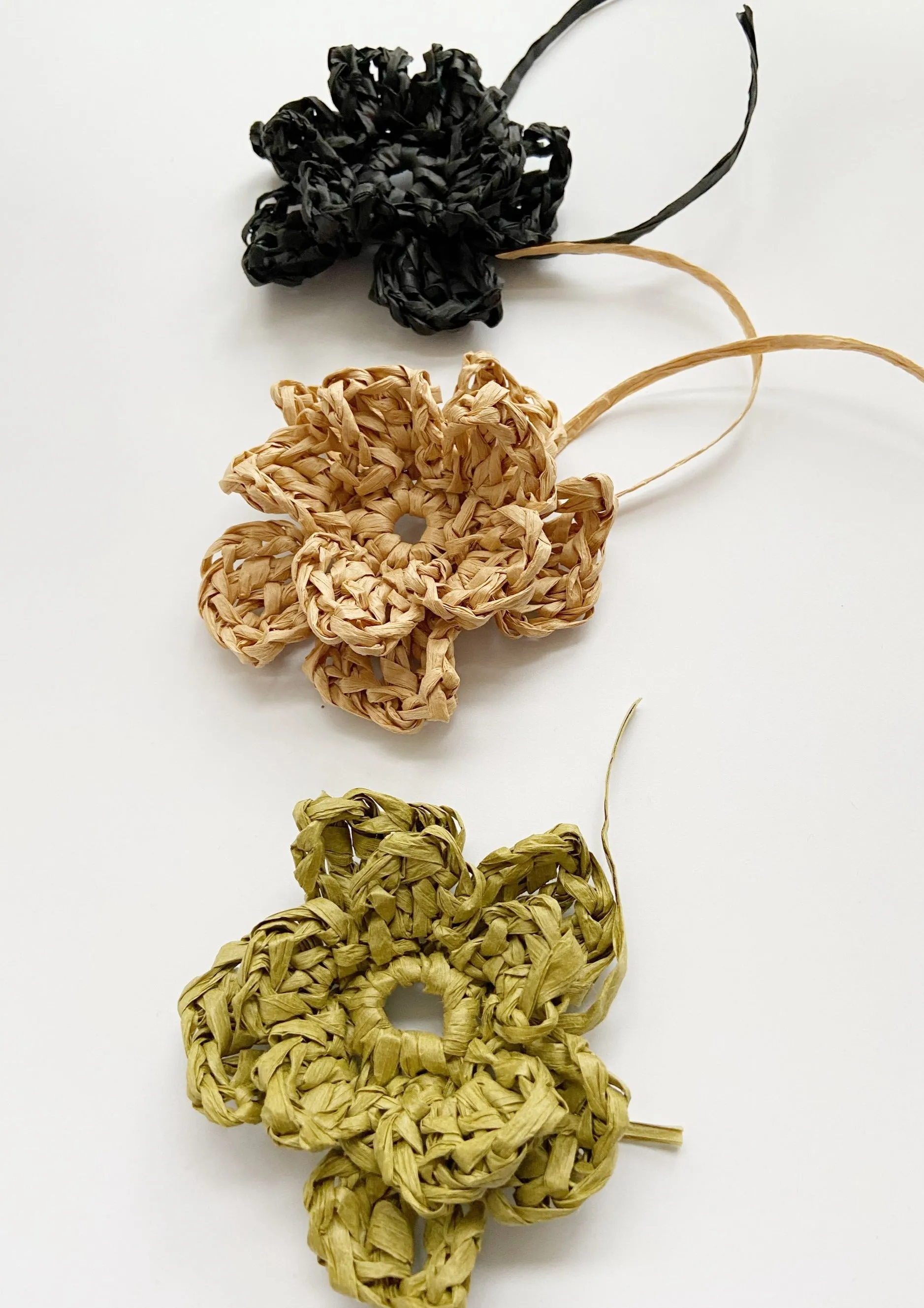 Crocheted Flowers with Natural Raffia Paper String