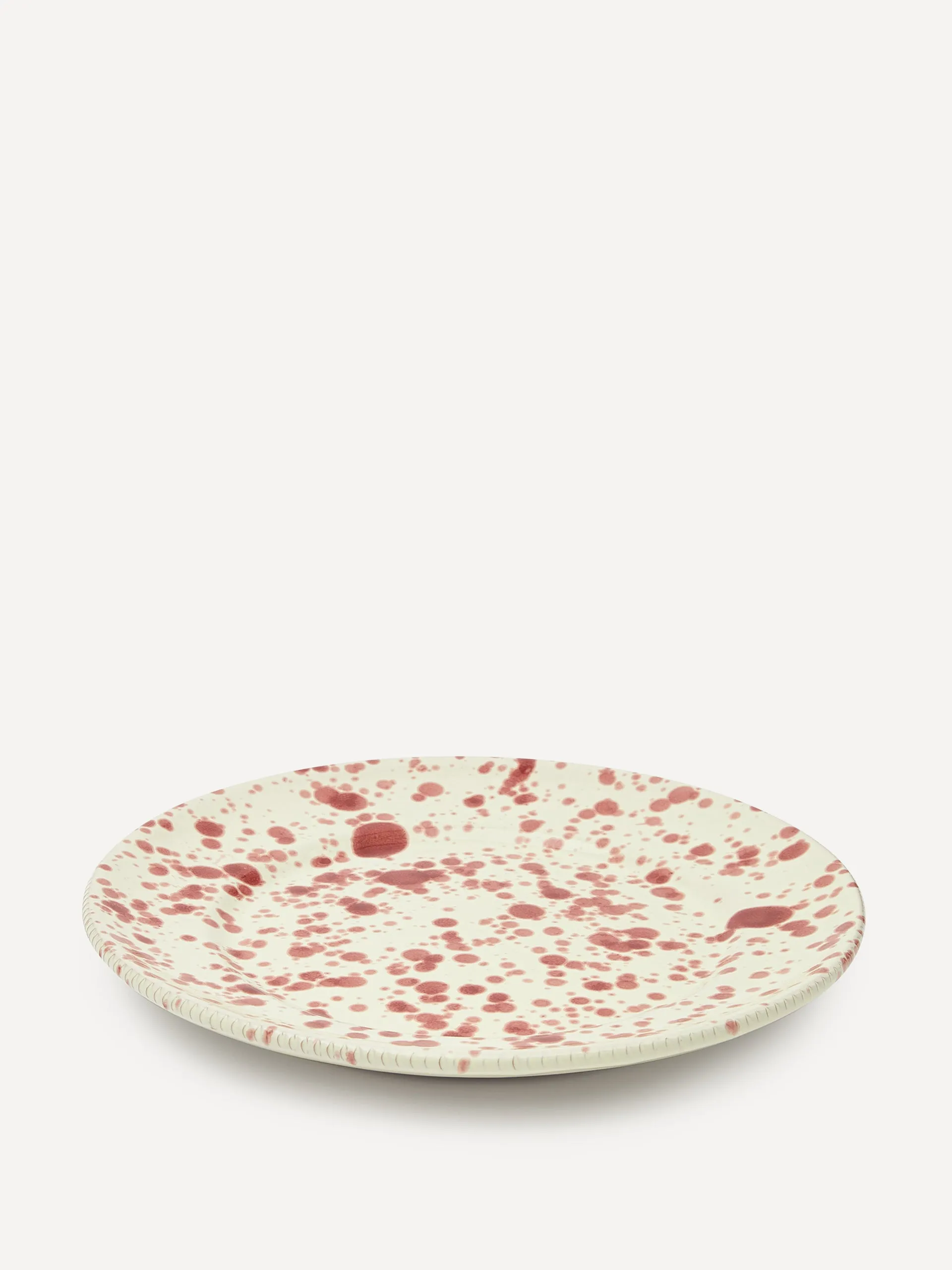 Dinner plate in cranberry