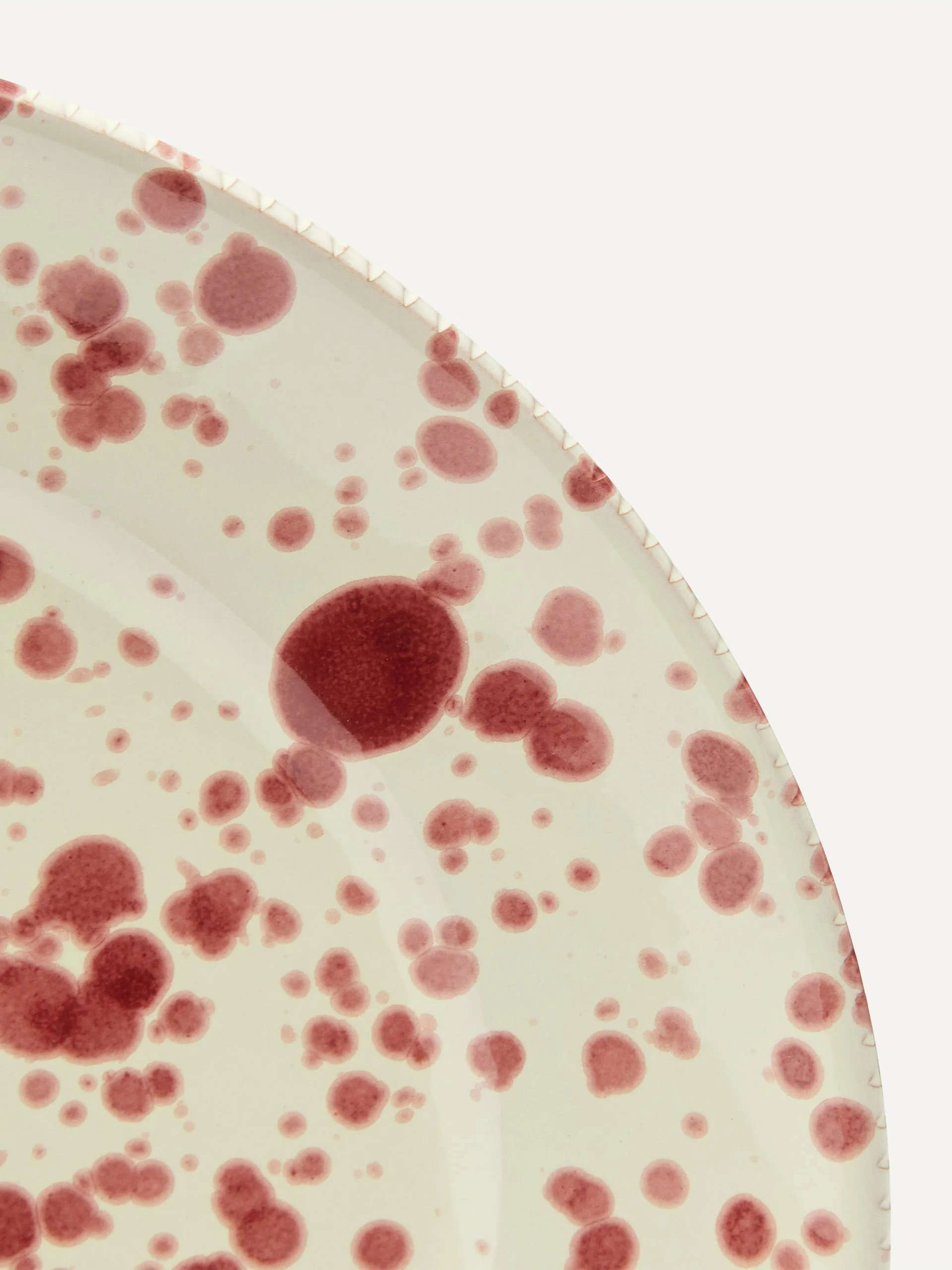 Dinner plate in cranberry
