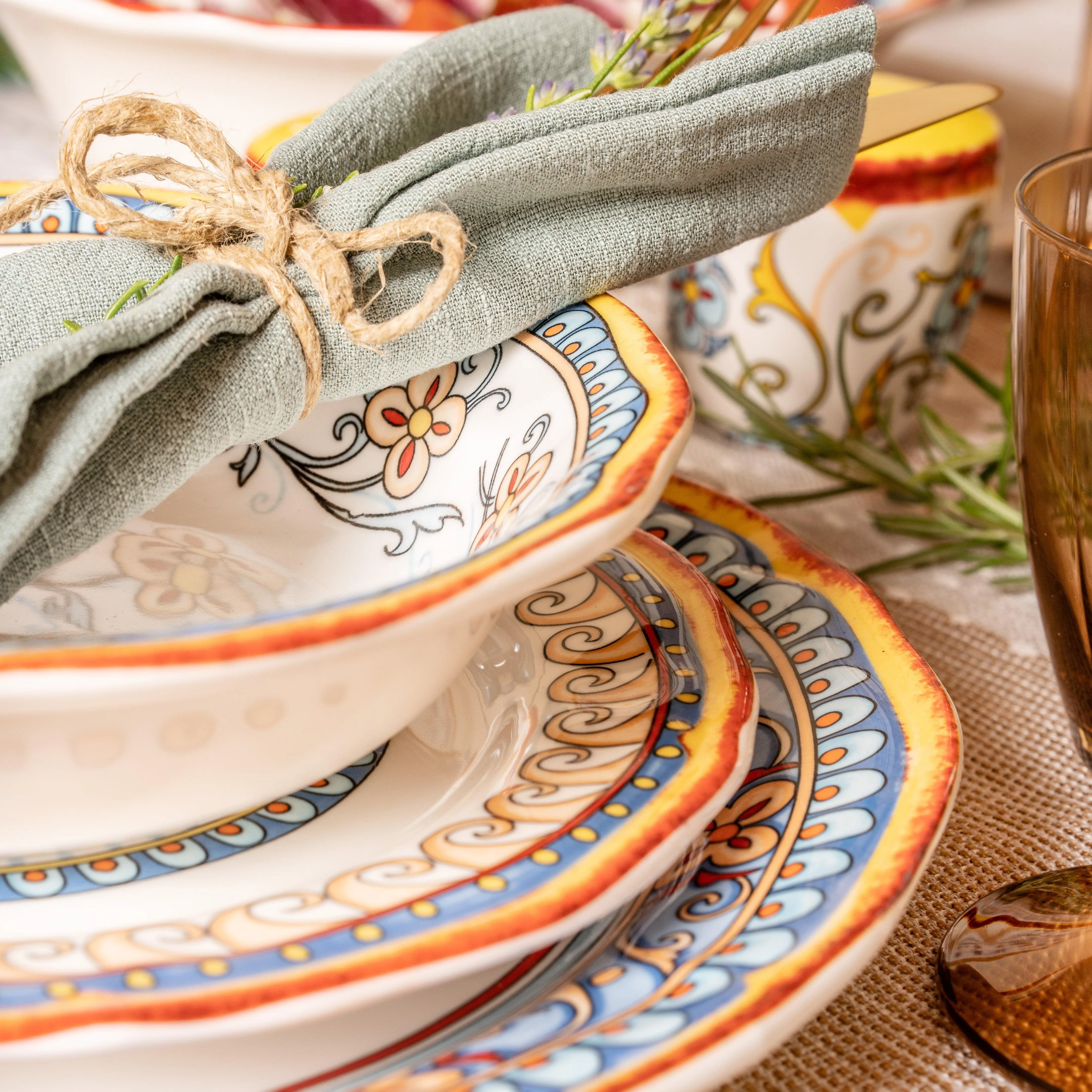 Duomo Italian Style Stoneware Dinnerware Set, Service for 4