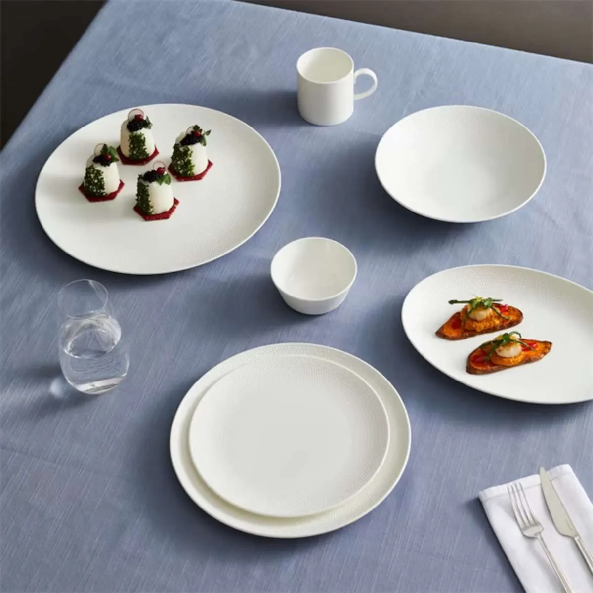 Wedgwood Gio Plate 23cm